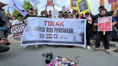 Aksi Unjuk Rasa Jurnalis Sulteng Terkait RUU Penyiaran