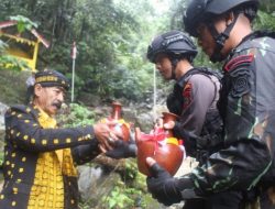 Polda Sulteng Gelar Tradisi Pengambilan Air Suci Jelang Hari Bhayangkara
