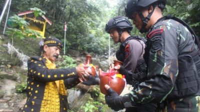Polda Sulteng Gelar Tradisi Pengambilan Air Suci Jelang Hari Bhayangkara