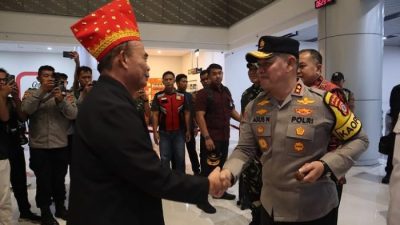 Kapolda Sulteng Hadiri Penjemputan Menko PMK RI di Bandara