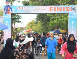 Diguyur Hujan, Ribuan Warga Antusias Ikuti Funwalk Sangganipa Fest 2024 di Parigi Moutong