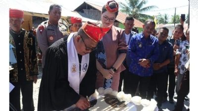 Peresmian Gedung Gereja Baru GKST INRI Bonelanto oleh Bupati Poso