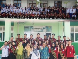 Duta GenRe se-Sulawesi Tengah Mengajar di Sekolah