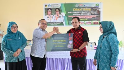Kunjungi Bangkep, Wagub Ma’mun Amir Salurkan Bantuan