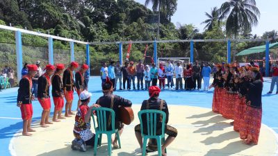 Resmikan Lapangan Futsal, Bupati Poso Ajak Masyarakat Jaga Fasilitas Bersama