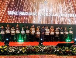 Pj. Bupati Parigi Moutong Richard Arnaldo Raih Penghargaan di Anugerah Baznas Awards 2024