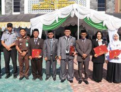 Empat ASN Kemenag Parimo Terima Penghargaan Satya Lencana Karya Satya 20 Tahun