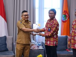 BPKP Sulteng Serahkan Hasil Evaluasi Kapabilitas Pengawasan Pada Bupati Banggai