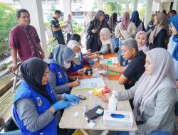 Baznas Sulteng Adakan Pemeriksaan Kesehatan Gratis dan Salurkan Paket Ramadhan untuk Honorer