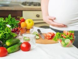 10 Pilihan Makanan Bergizi untuk Ibu Hamil: Pentingnya Asupan Gizi yang Seimbang untuk Kesehatan Ibu dan Janin