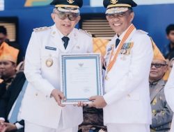Pemkab Banggai Raih Penghargaan UHC di HUT ke-61 Sulawesi Tengah