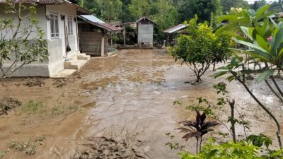 Banjir Landa Desa Sausu Pakareme, 68 KK Terdampak: Warga Butuh Bantuan dan Normalisasi Sungai