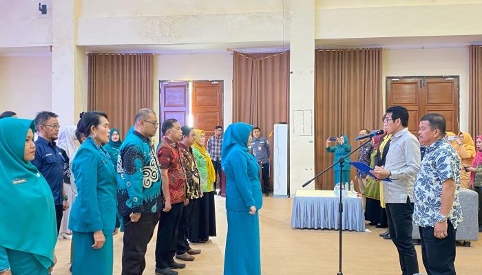 Hari Kesatuan Gerak PKK ke-53, Bupati Kukuhkan Ketua TP-PKK Baru