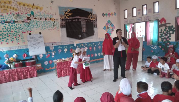 TK Alkhairaat Parigi dan Rocket Chicken Gelar Lomba Mewarnai