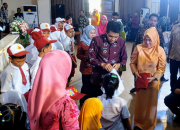 Dukung Pendidikan Setara, Pemda Parigi Moutong Bagikan Seragam Gratis