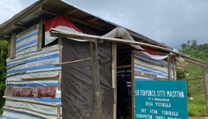 Di Balik Sekolah Rapuh, Amura Suarakan Harapan Baru