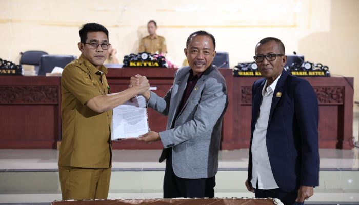 Paripurna DPRD Bahas Evaluasi RPJMD, Bupati Tekankan Sinkronisasi Pusat–Daerah