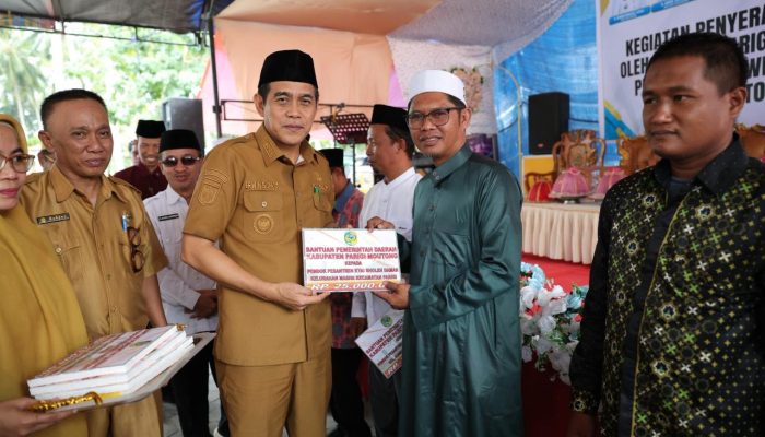 Pesantren Diperkuat, Pemkab Parigi Moutong Salurkan Bantuan Pendidikan