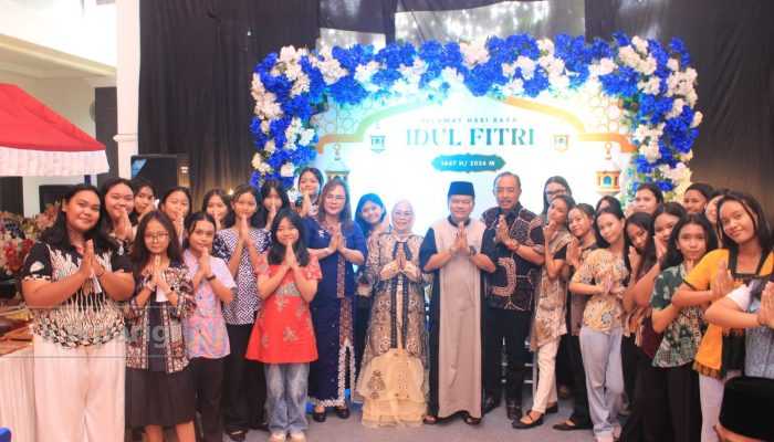 Idulfitri 1447 H, Wabup Parimo Sambut Warga Dalam Open House