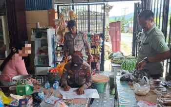 Polsek Sausu Gencarkan Operasi Pekat, Tiga Botol Cap Tikus Diamankan