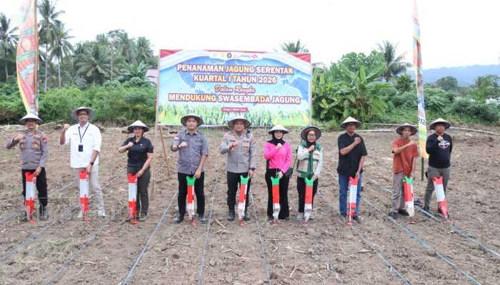 Dukung Ketahanan Pangan, Kapolres Parigi Moutong Pimpin Gerakan Tanam Jagung Perdana 2026