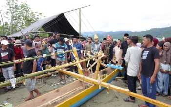 Erwin Burase: Tradisi Adat adalah Identitas dan Perekat Masyarakat