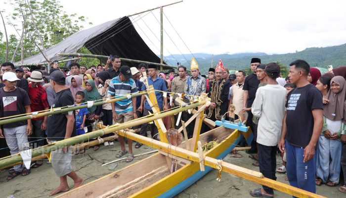 Erwin Burase: Tradisi Adat adalah Identitas dan Perekat Masyarakat