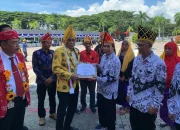 Dedikasi Guru Pedalaman Parimo Diganjar Penghargaan Hardiknas 2026