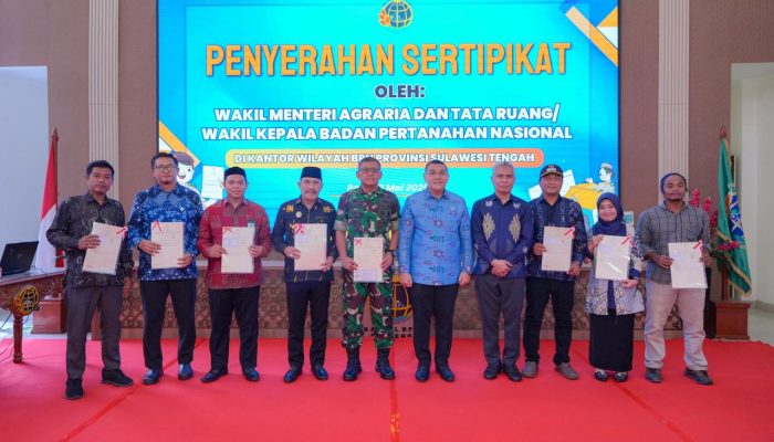 Penyerahan Sertipikat Elektronik Perkuat Kepastian Hukum Masyarakat