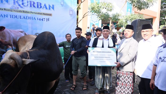Iduladha 1447 H, ATR/BPN Salurkan Hewan Kurban untuk Pondok Pesantren