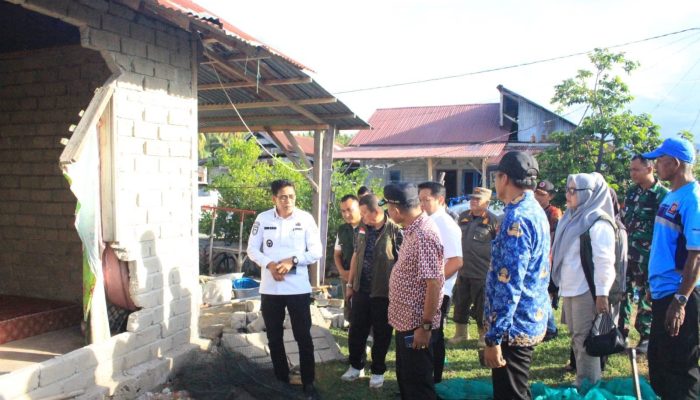 Pastikan Kondisi Warga Pascagempa, Bupati Erwin Burase Tinjau Langsung Lokasi Terdampak