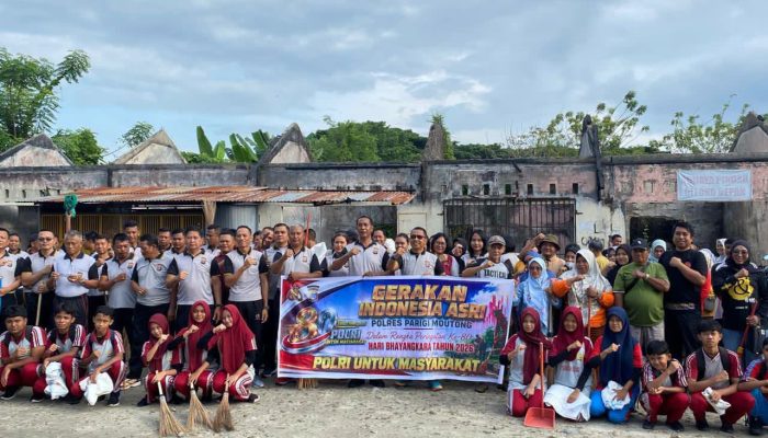 Peringati Hari Bhayangkara ke-80, Polres Parigi Moutong Gelar Aksi Bersih Pasar Sentral