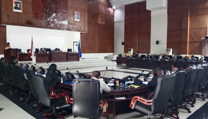 Bupati Erwin Burase Paparkan Kinerja APBD 2025 dalam Rapat Paripurna DPRD