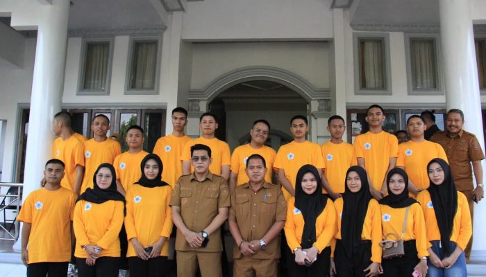 Langkah Nyata Tingkatkan SDM, Bupati Lepas Calon Mahasiswa Poltekkesos Bandung