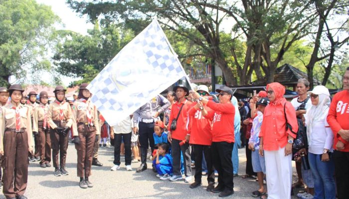 Gerak Jalan Pelajar Semarakkan HUT ke-81 RI di Parigi Moutong