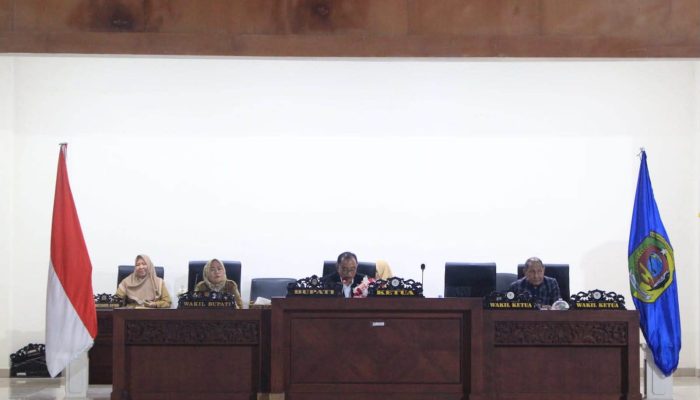 Sidang Paripurna DPRD Parimo Bahas KUA-PPAS APBD Tahun Anggaran 2027
