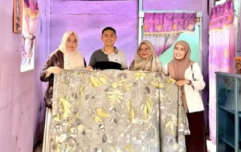 Dekranasda Parimo Tinjau Industri Ecoprint di Mepanga, Dorong Produk Lokal Naik Kelas