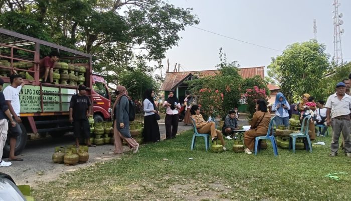 Pemda Parigi Moutong Salurkan 497 Tabung Gas Gratis, Warga yang Belum Terdata Diminta Melapor